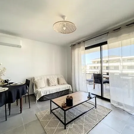 Apartment T2 Centre Avec Parking A 5 Min De La Plage Folelli