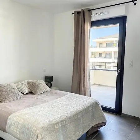 Apartment T2 Centre Avec Parking A 5 Min De La Plage Folelli